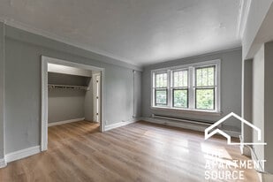 Building Photo - 1427 N Dearborn St