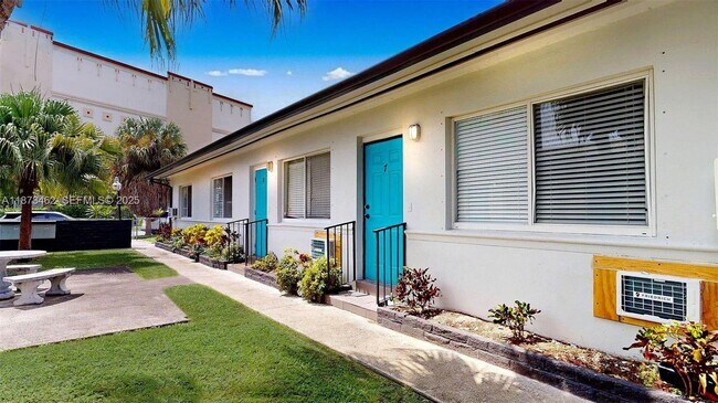 Building Photo - 2499 SW 27th St