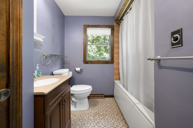 Building Photo - 47 Oriole Dr