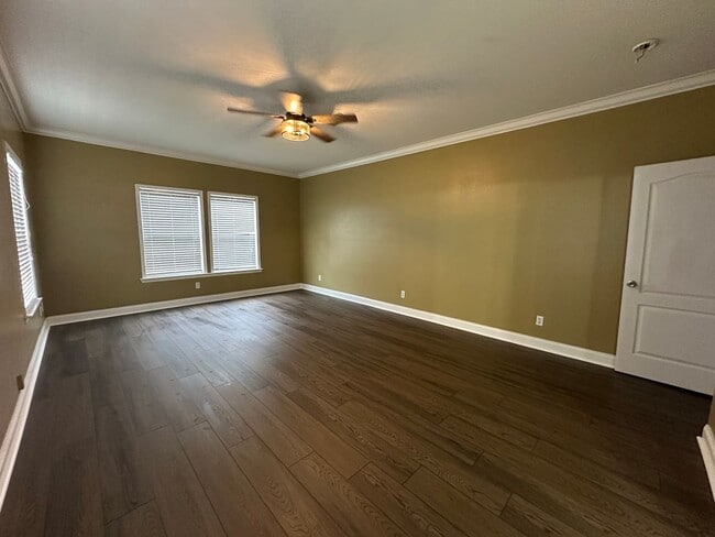 Building Photo - Charming and spacious home for rent in Lee...