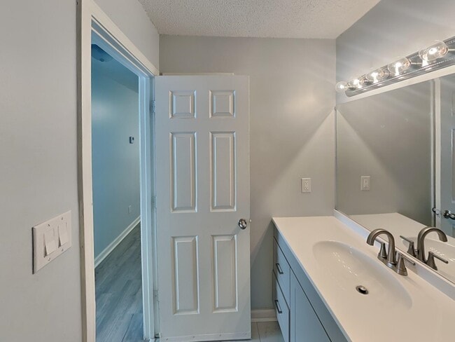 Building Photo - 6758 Whitten Pine Dr
