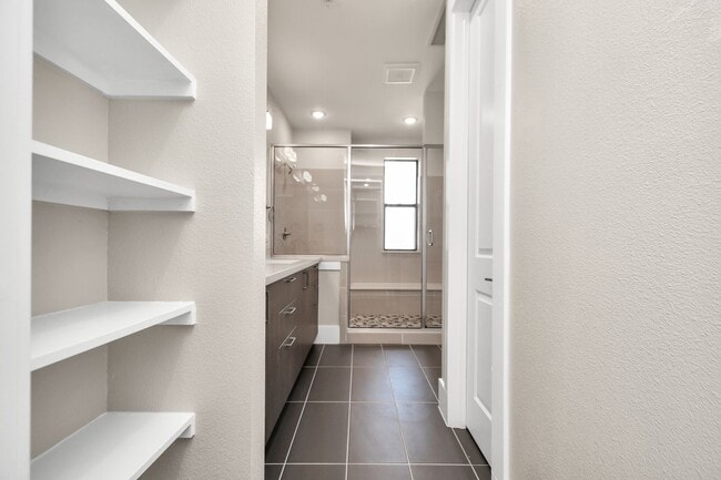 Building Photo - Mid-Town rental available