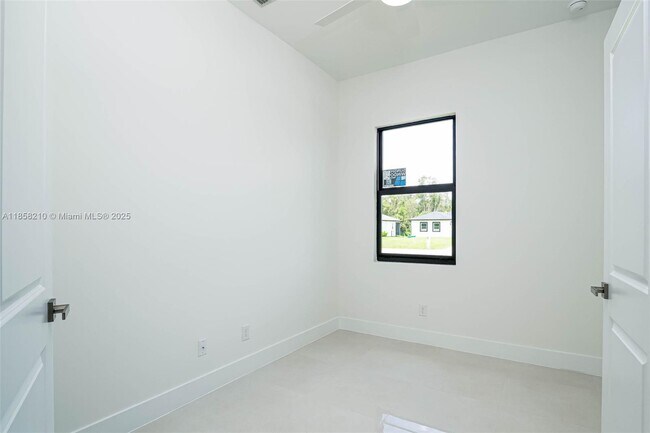 Building Photo - 3216 40th St SW