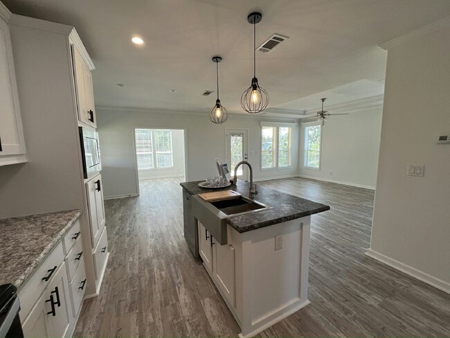 Building Photo - 3539 Vine Trl