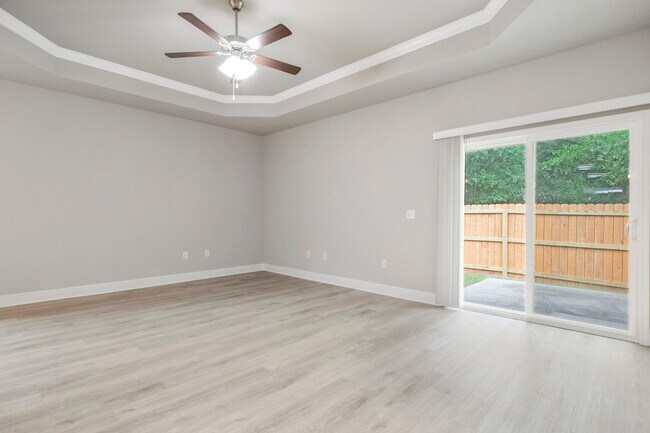 Building Photo - 5402 Parkside Dr