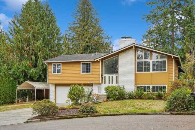 Primary Photo - 5 bedroom in Renton WA 98058