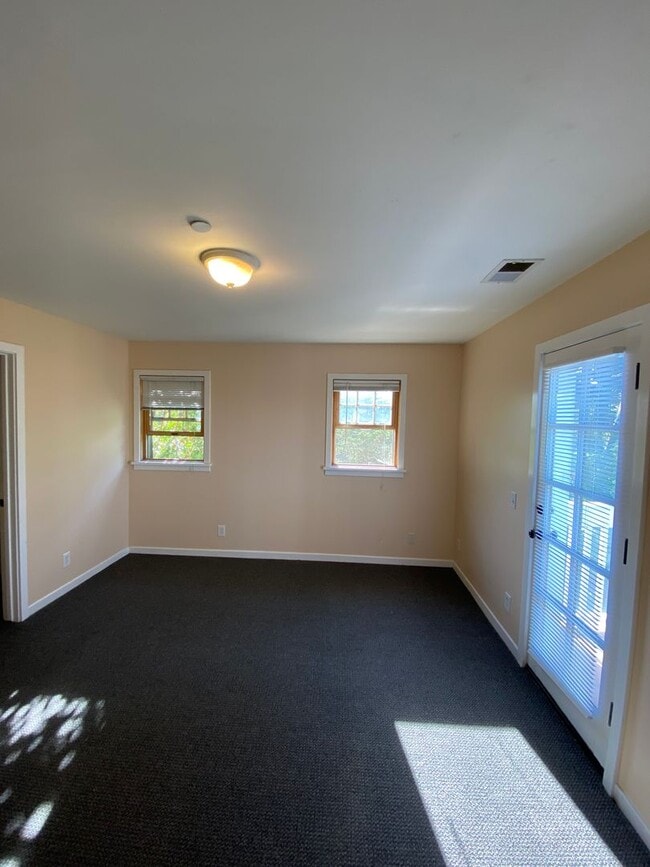 Building Photo - 6736 Sueno Rd