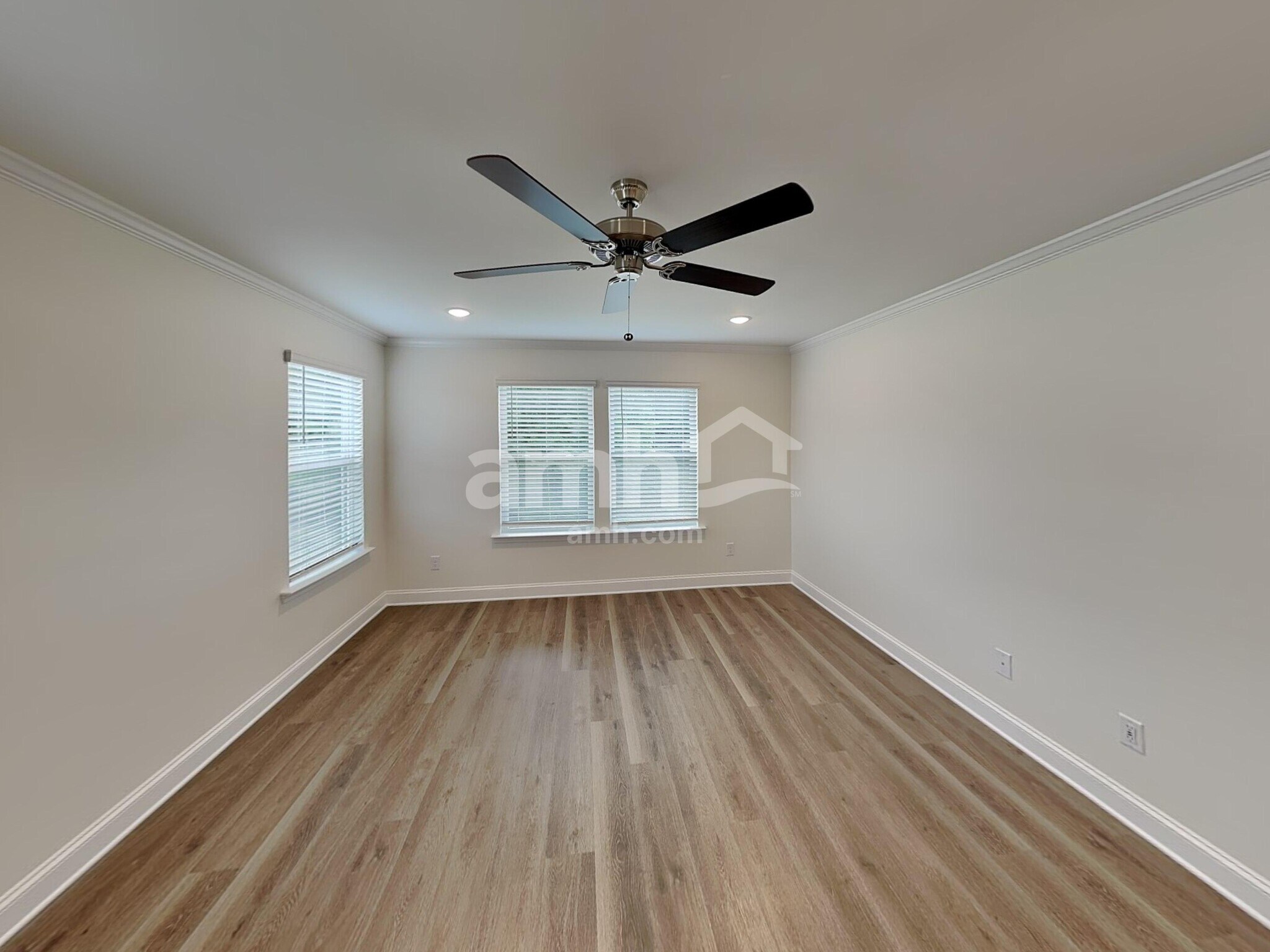 Building Photo - 6035 Rosemore Ln
