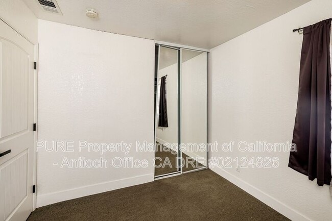 Building Photo - 2101 Banyan Way