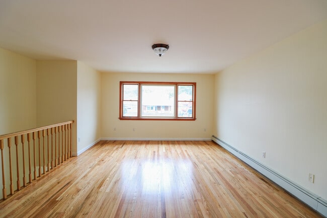 Building Photo - 1472 Nepperhan Ave