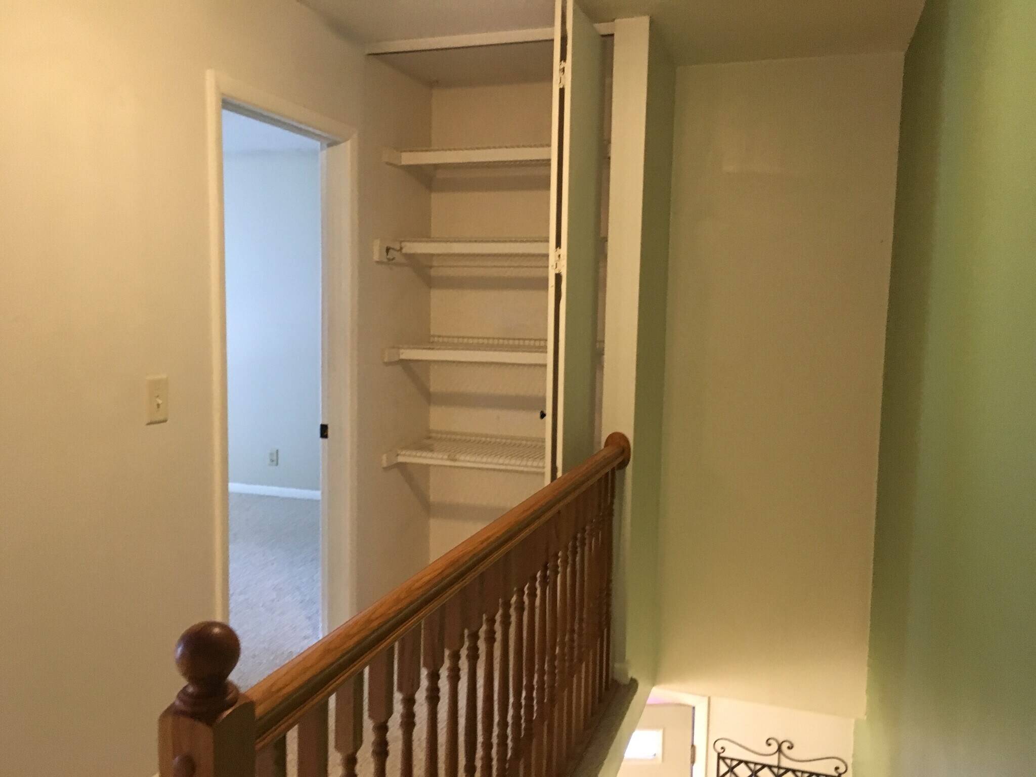 Building Photo - 280 Ledgewood Cir
