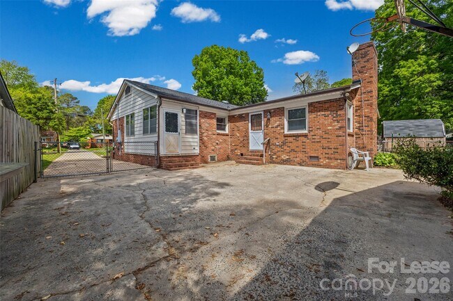 Building Photo - 4827 Harcourt Ln