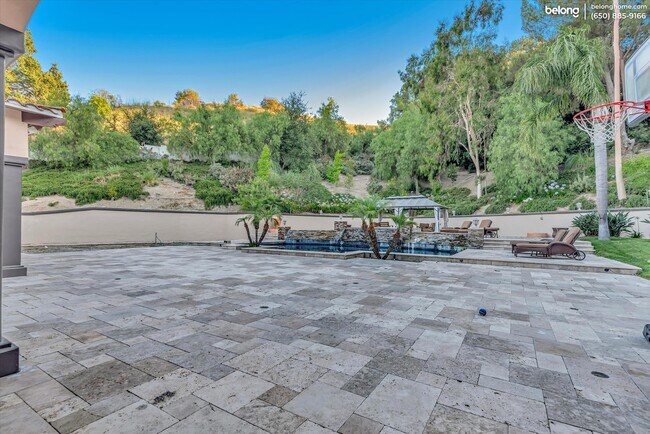 Building Photo - 25644 Queenscliff Ct