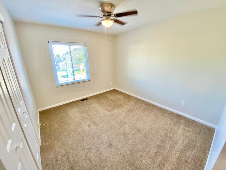 Building Photo - 87 Teays Pt