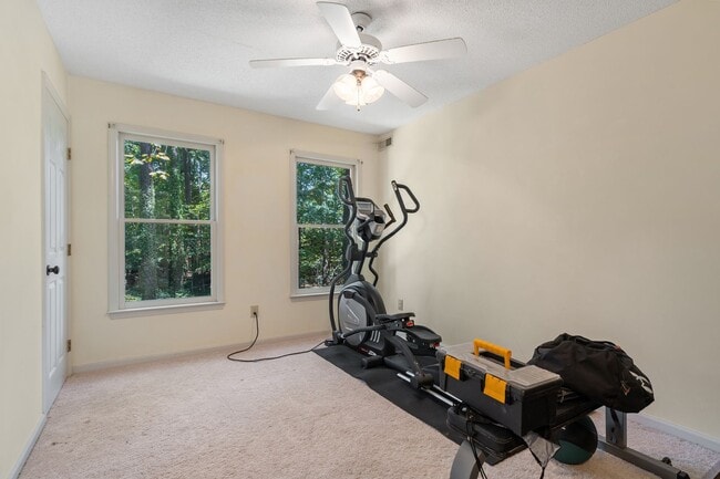 Building Photo - Beautiful 4BR, 3.5BA Tri-Level Home in Wel...