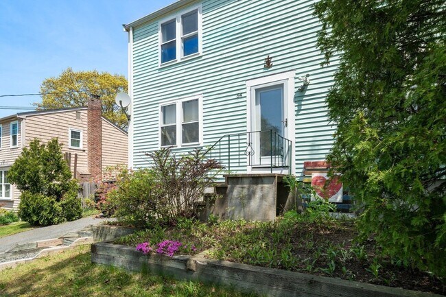 Building Photo - 64 Winthrop Rd
