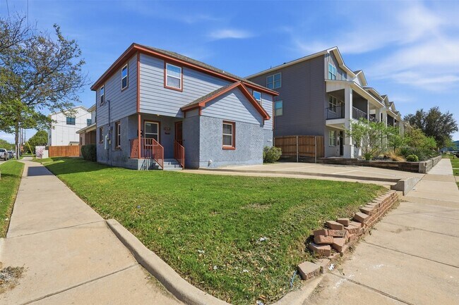 Building Photo - 3201 McCart Ave