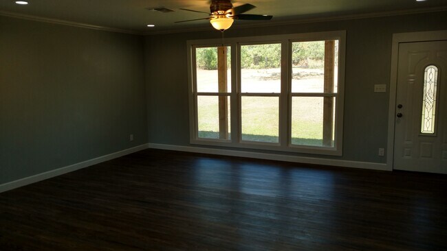 Building Photo - 601 W Tennessee Ave