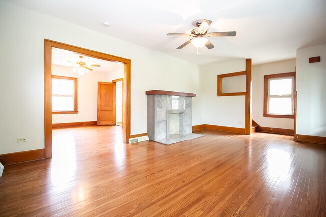 Building Photo - 472 Shasta Dr