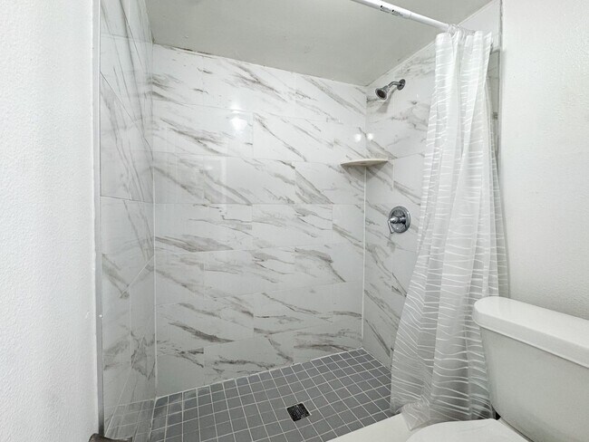 Building Photo - Updated one bedroom in Villa Del Sol Community