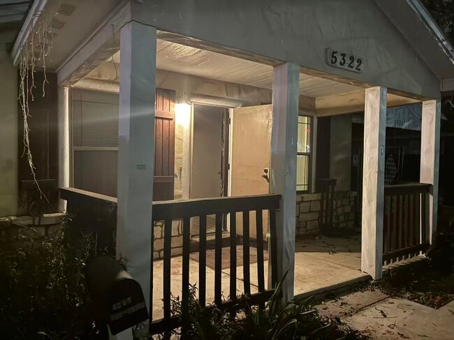 Building Photo - 5322 S Zarzamora St