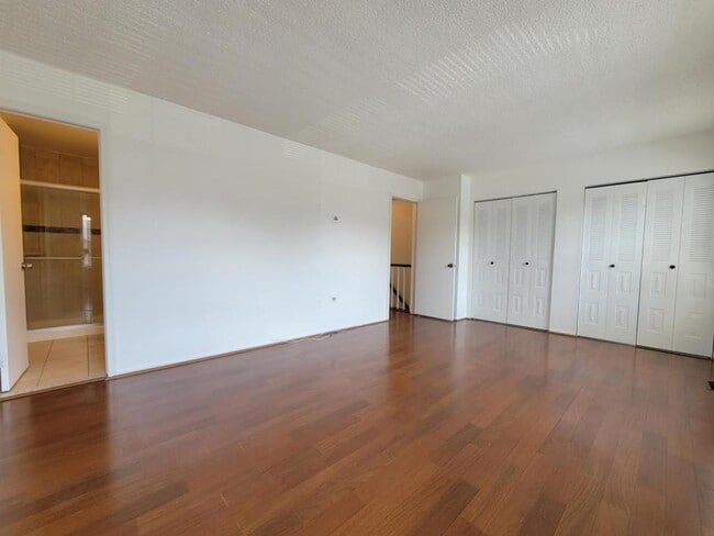 Building Photo - 515 Sheffield Ct