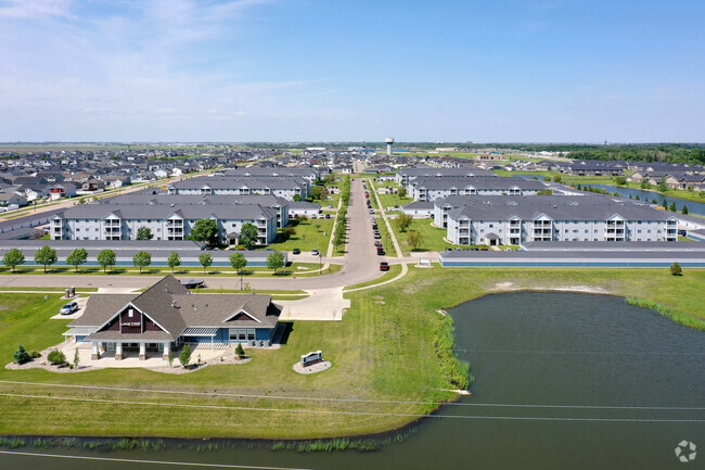 Aerial Photo - Lake Crest