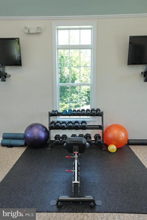 Building Photo - 35 Derby Dr