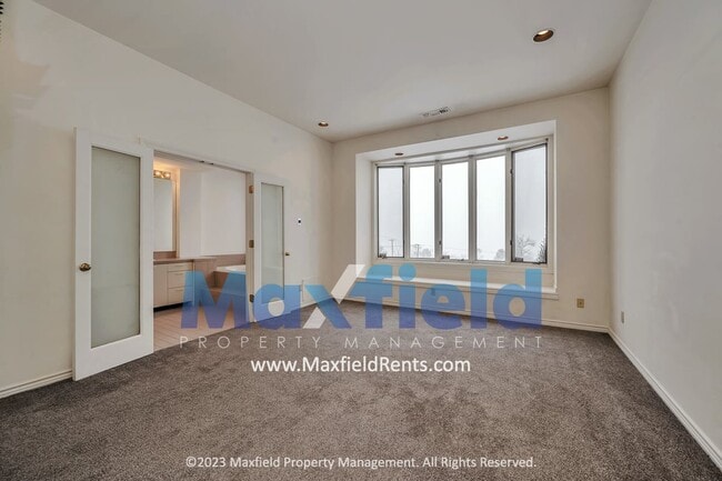 Building Photo - Avenues - 3 Bedroom 3 Bath Townhome with amazing southern views