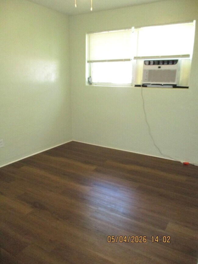 Building Photo - Charming 3 bedroom 1 bathroom Daytona Beach