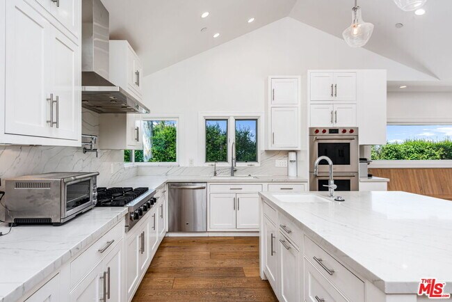 Building Photo - 19621 Wells Dr