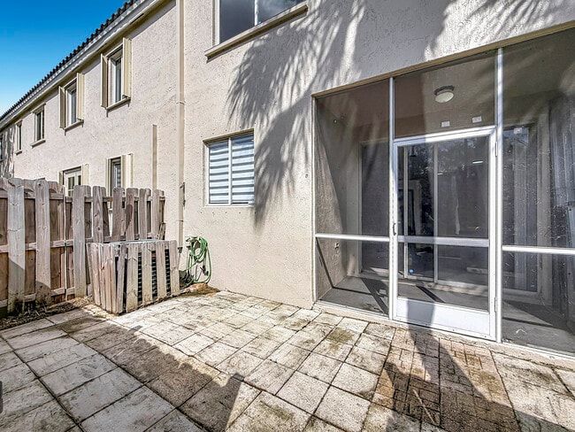 Building Photo - 4702 NW 59th Manor