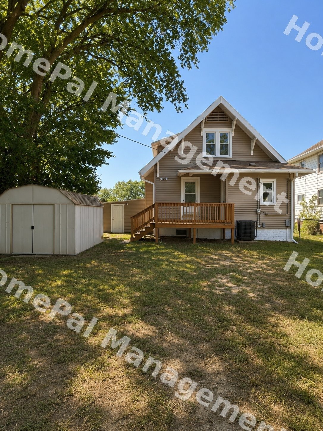 Building Photo - 2416 Fowler Ave