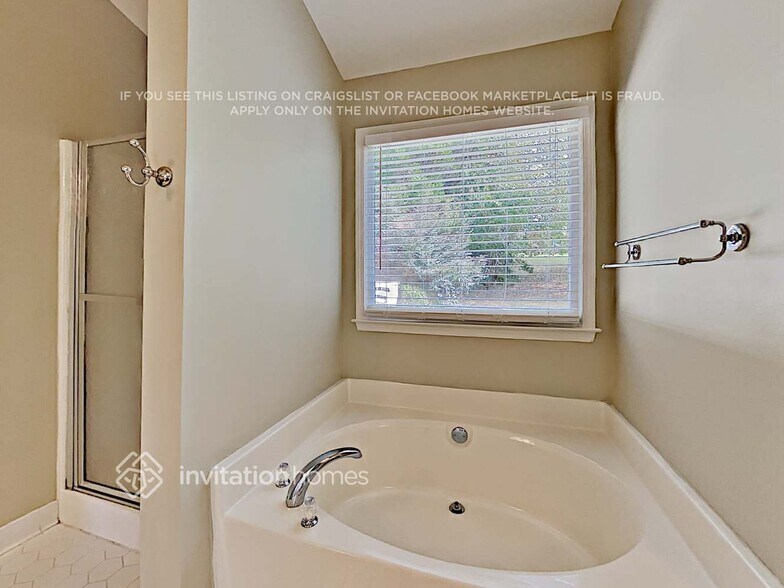 Building Photo - 6860 Dressage Crossing