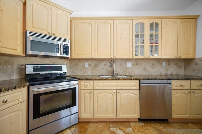 Building Photo - 9101 SW 41st St