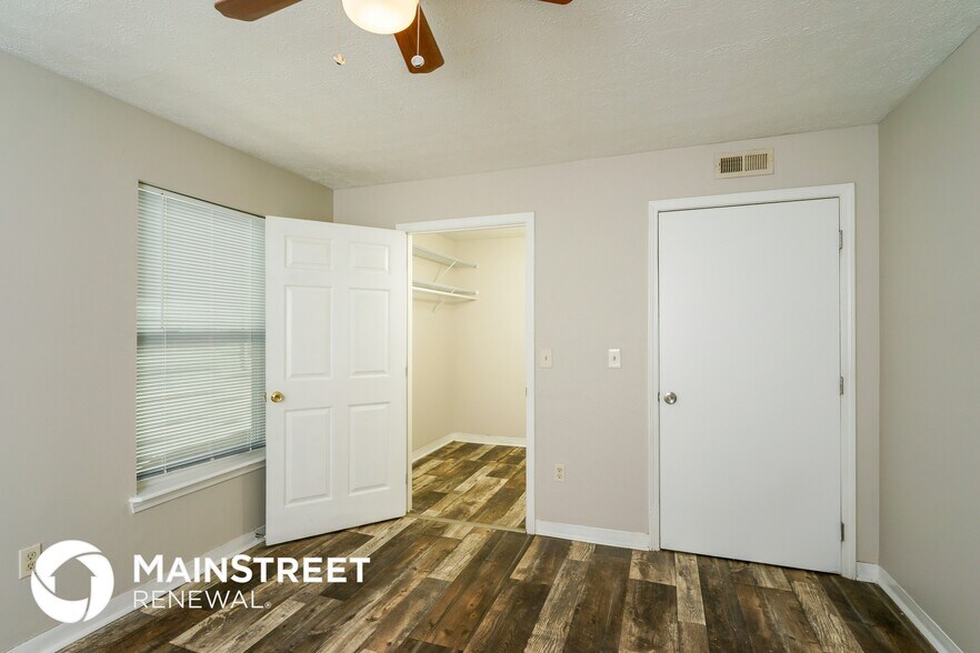 Building Photo - 2913 Dumesnil St