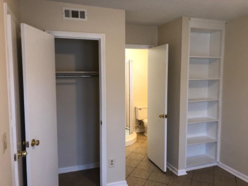 Building Photo - 6714 Woodwedge Dr