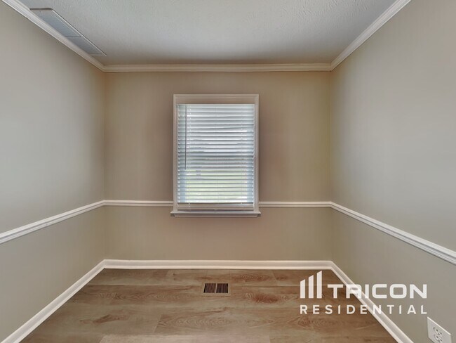 Building Photo - 2103 Winthorne Ln