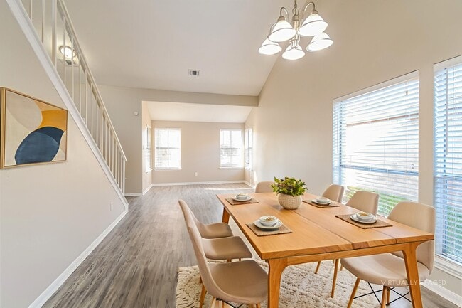 Building Photo - 15915 Vista Del Mar Dr