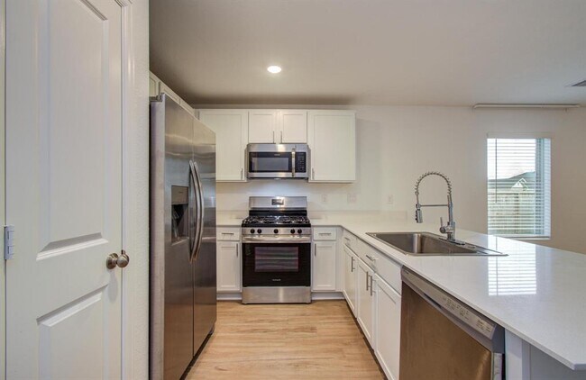 Building Photo - 10910 Bright Beacon Dr