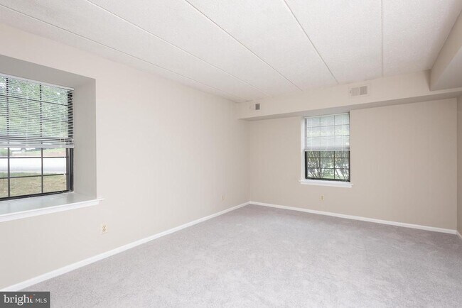 Building Photo - 510 Washington Pl