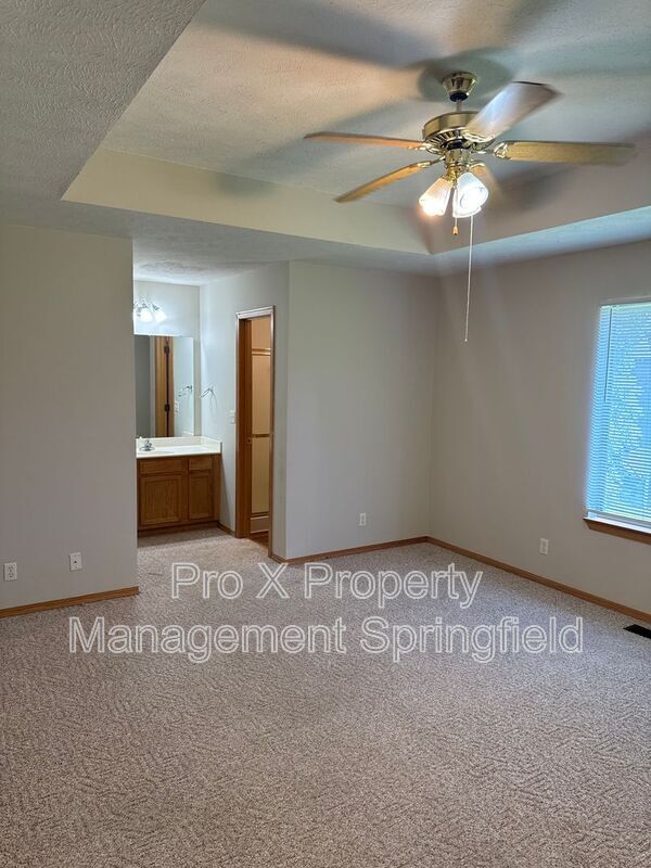 Building Photo - 3807 W Montclair St