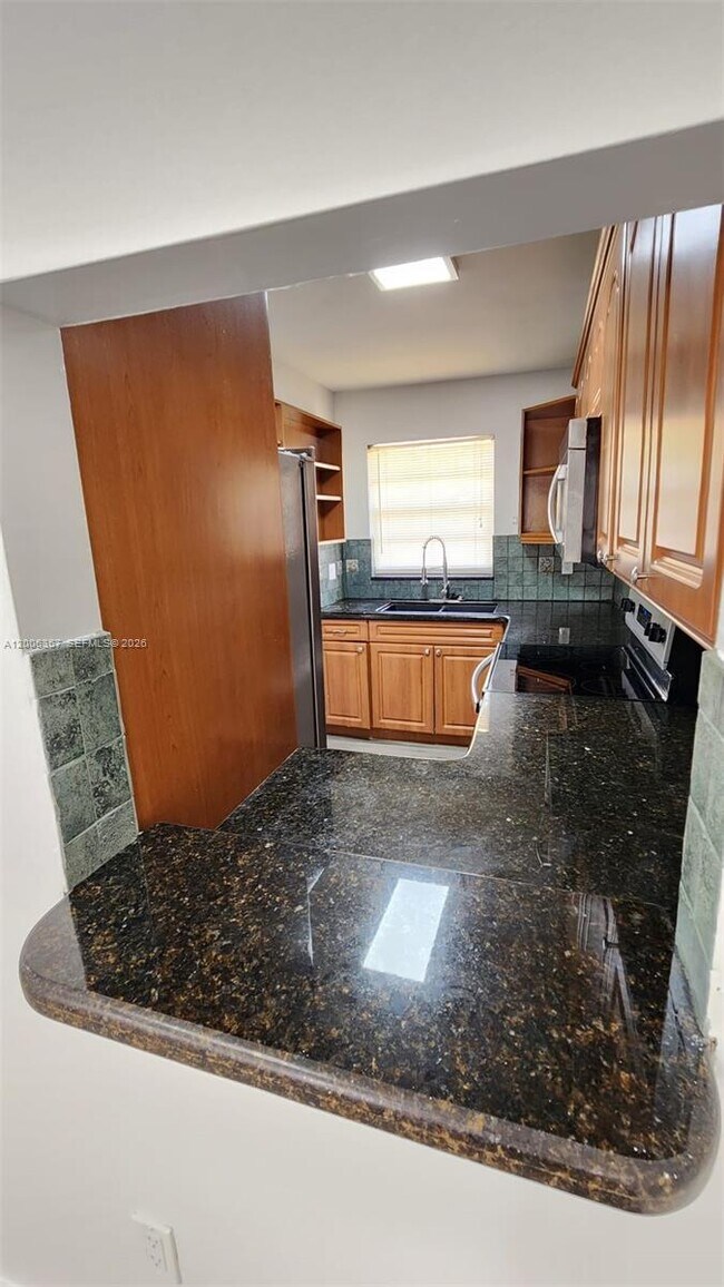 Building Photo - 5046 SW 145th Ave