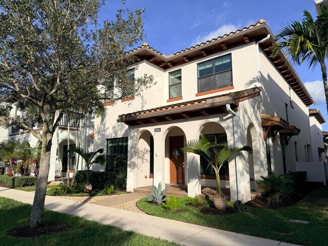 Building Photo - 2074 Dickens Terrace