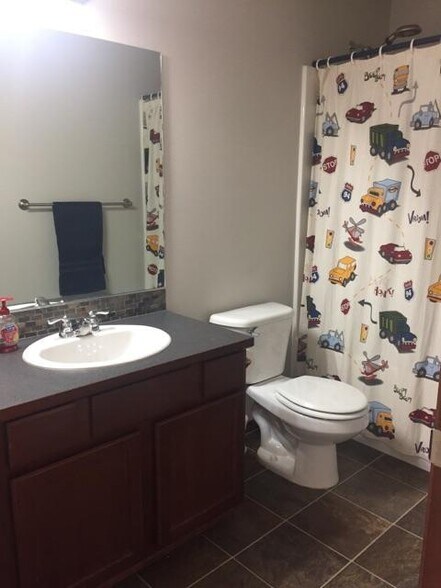 Building Photo - Modern Comfort and Space in a Peaceful Bothell Home (reduced Rent until May 1st)