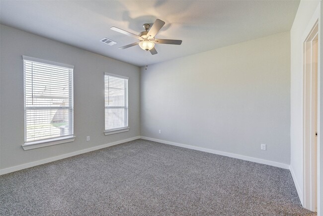 Building Photo - 9848 Grosbeak Ln