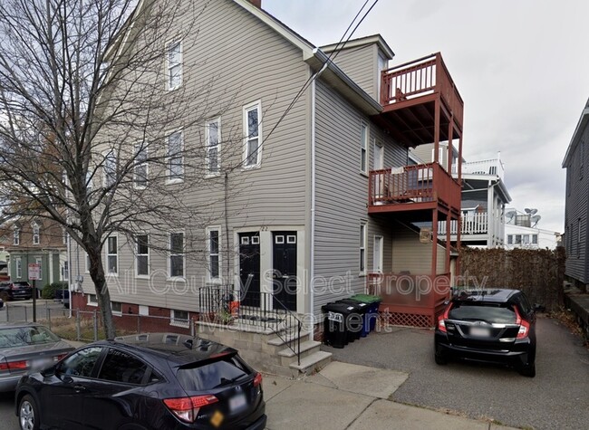 Primary Photo - 22 Sargent Ave