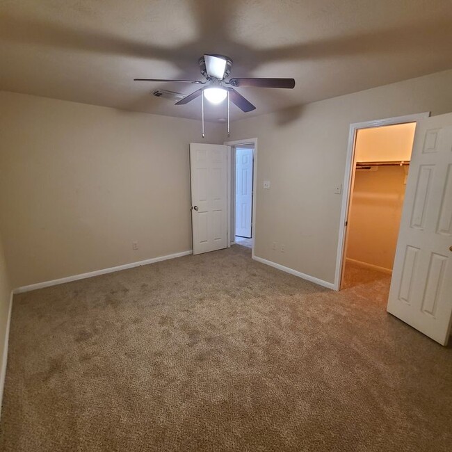 Building Photo - 16786 N Blue Jay Dr