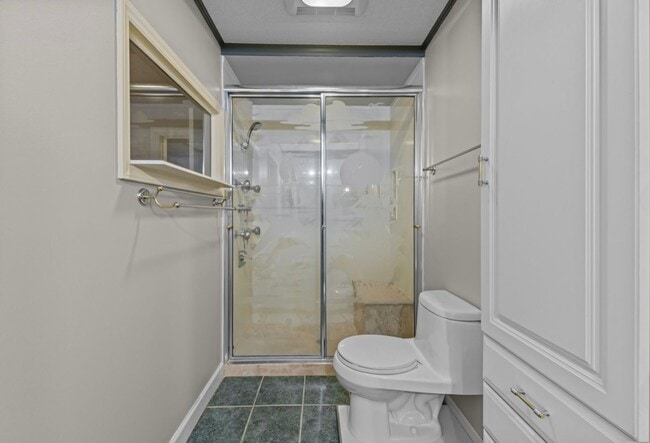 Building Photo - Waterfront Dream Home Best View in Fairfield Harbour!