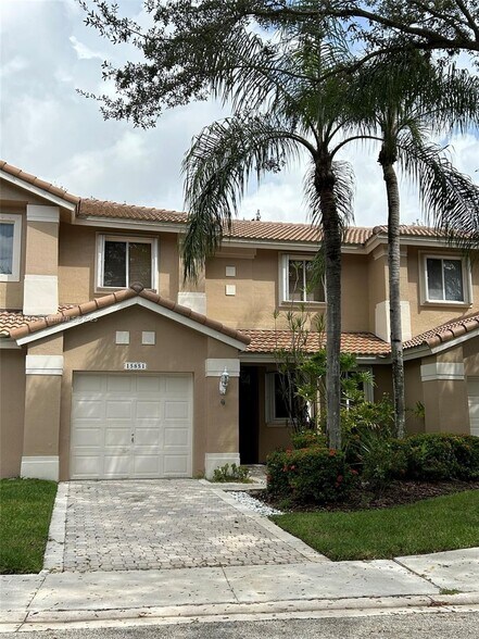 Primary Photo - 15851 SW 10th St